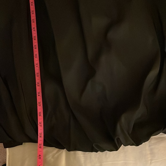 Carmen Marc Valvo: Silk Cocktail Dress with Bubble Hem - Picture 14 of 15